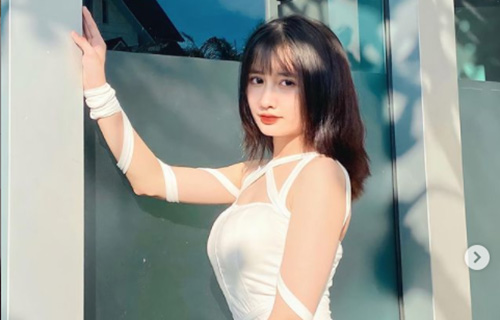 Tan chảy vì điệu nhảy SEXY của em gái xinh đẹp